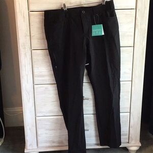 NWT. Women’s Willit  UFP 50 sun protection golf or pickleball active pants